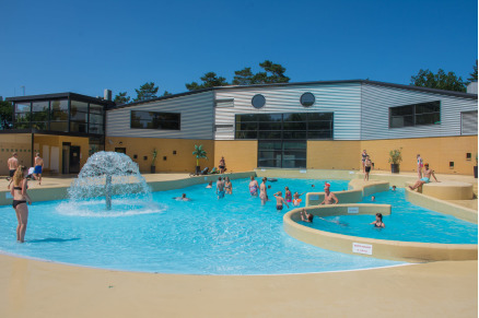 Manege bij Camping Samoza in het bos op de Veluwe VMP090